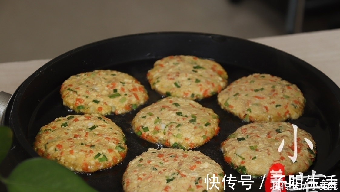 豆腐不要炒着吃了,教你懒人新吃法,5分钟做出全家人的早餐