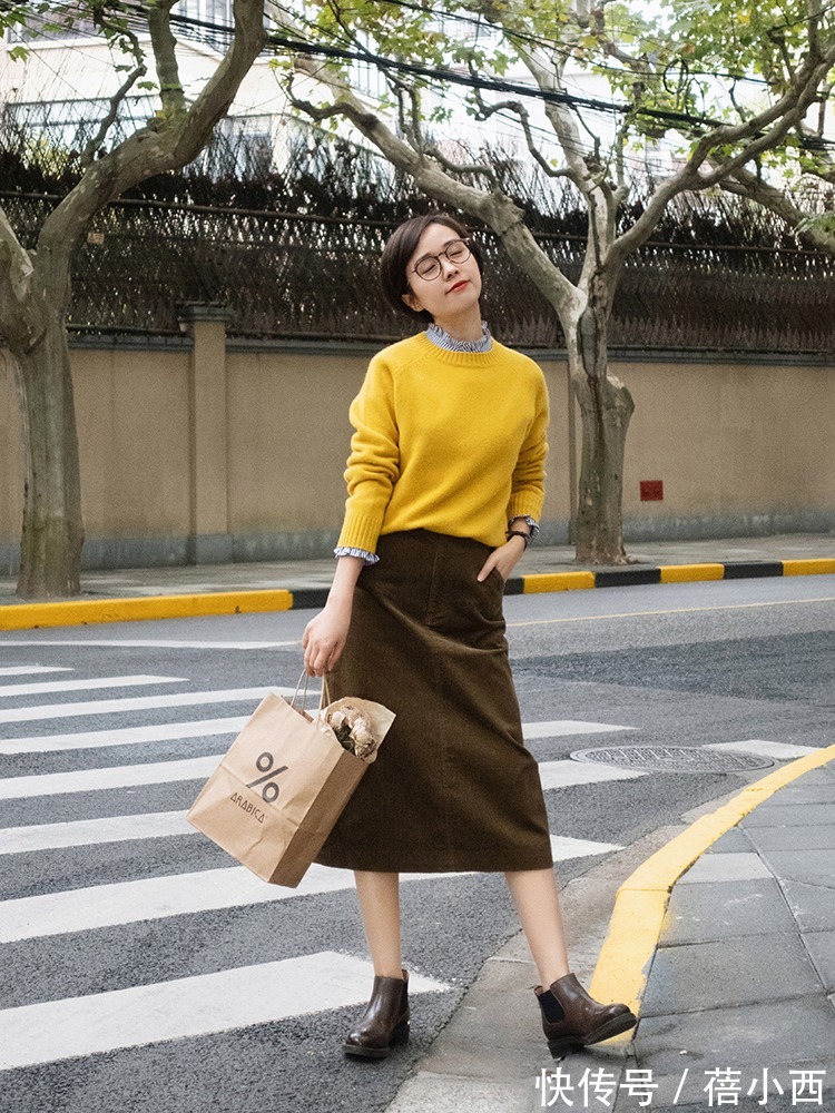 针织衫|冬天建议30+女性多穿“半身裙”,选这4款就够了,搭配起来很优雅