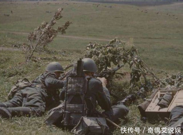 求饶|世界上最奇葩的军队,主动举白旗被无视,一怒之下将敌军打到求饶