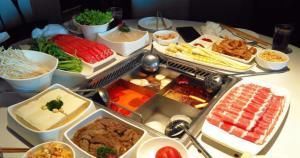 不让|去海底捞用餐,食客自带泡面,却被告知不让用餐,除非签了它
