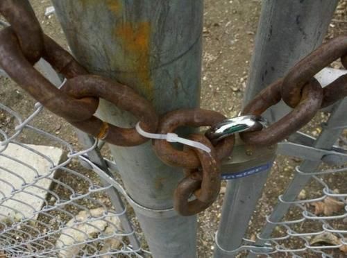 修补|胶带是万能修补工具!网友分享“超奇葩装修设计”