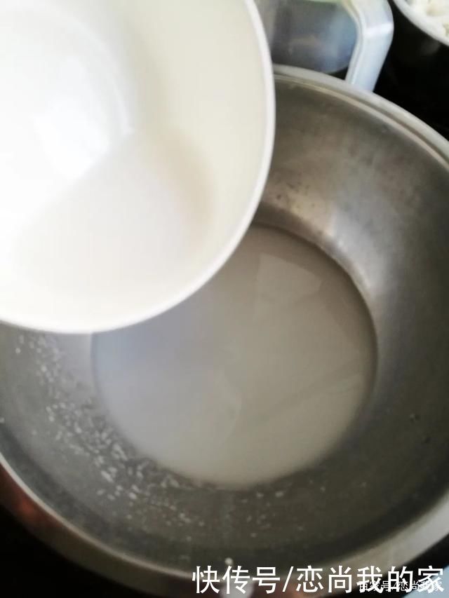  快过年啦!自制豆腐豆香味更浓，过年家里聚餐做菜也方便!