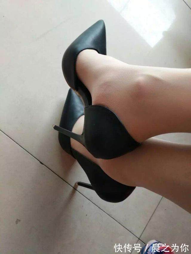 丝袜 一天一双精致高跟鞋,搭配肉丝袜秀出女神气质