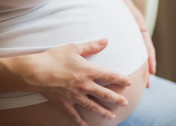 席梦思|怀孕后,准妈妈就不能再留恋这4样东西了,对孕妇和胎儿不好!