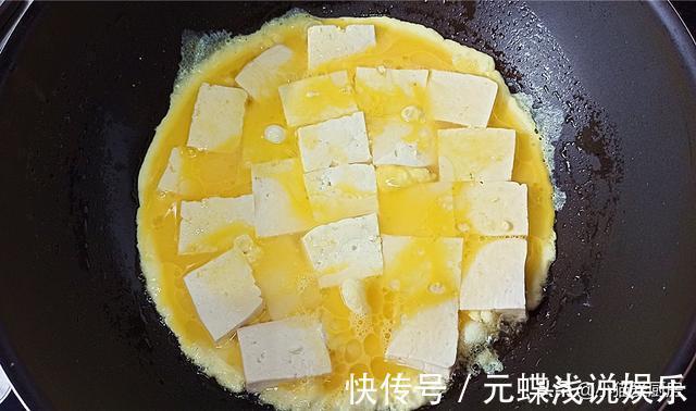金黄色|5元钱做出的“丝瓜烧豆腐”，很适合热天吃，做法超级简单