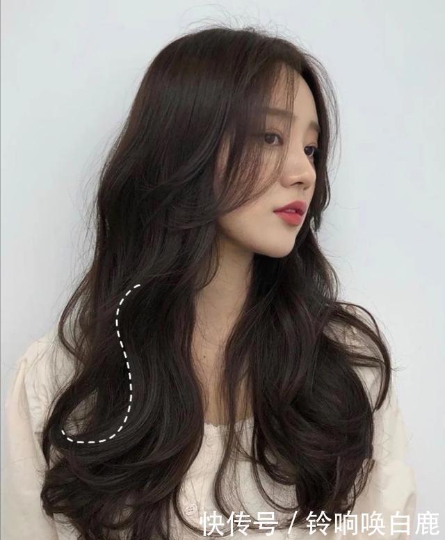 弧度|今年“木马烫”发型火了,自然清新又有气质,换上颜值会提高