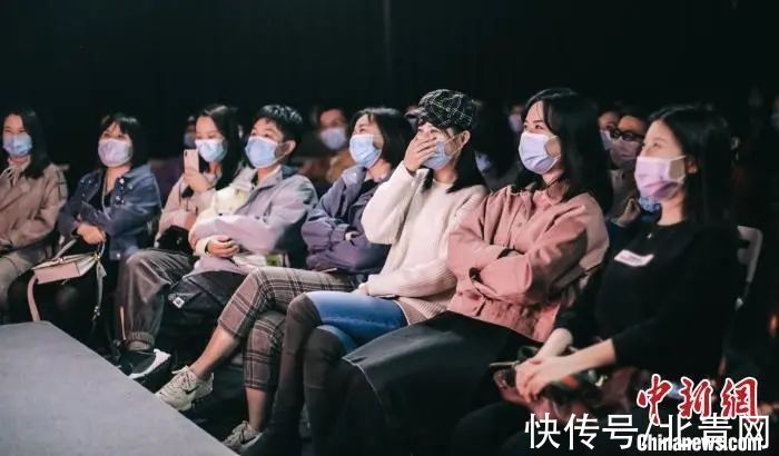 黃西|黃西：由西及東，脫口秀如何在不同文化間架橋梁？