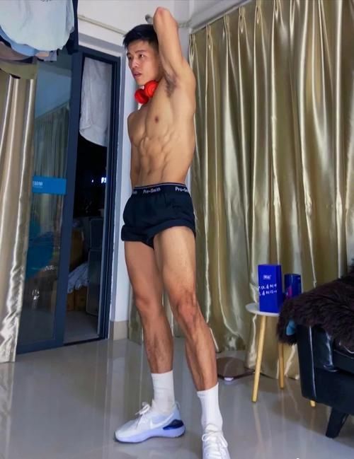 身材|174cm的肌肉爷们看起来像180，这身材简直绝了