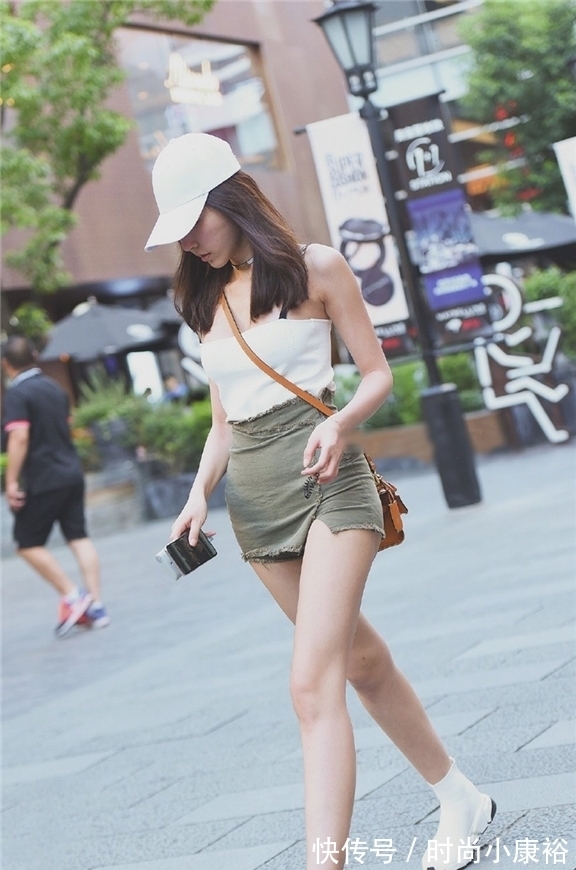 运动风 时尚运动风让夏季更火热,浅色的配色,凸显阳光干练气质