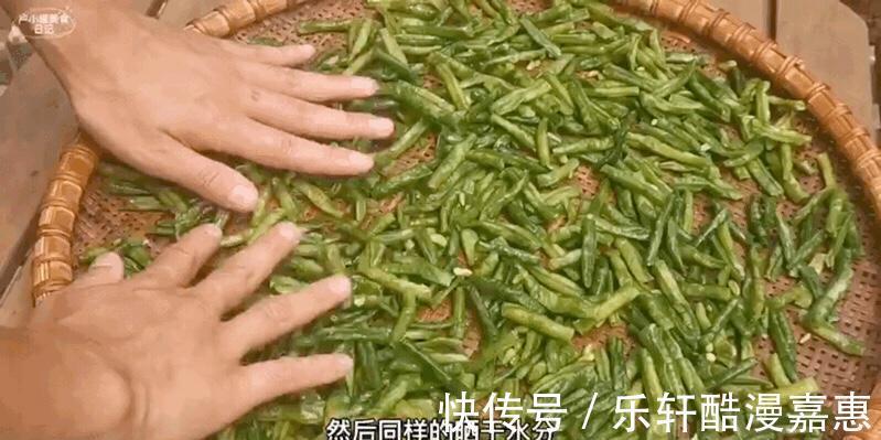 好吃|天气太热，晒点豆角，用来炒菜或者是煲汤都好吃