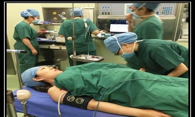 分娩|宝宝顺利出生，媳妇却迟迟没出产房，产房外的丈夫急哭了