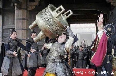 秦武王举鼎被人误解两千多年,其实他不是逞能,而是有很深的目的!
