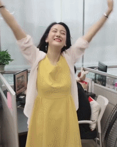 |搞笑GIF段子：美女，你的脸上究竟是涂了多少粉？