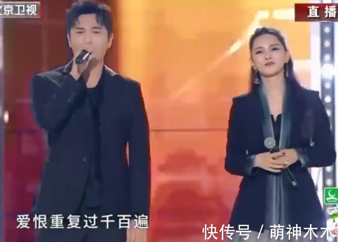 北京購(gòu)物晚會(huì)狀況多:白敬亭唾沫星子直飛,周海媚害怕升降臺(tái)嚇爬