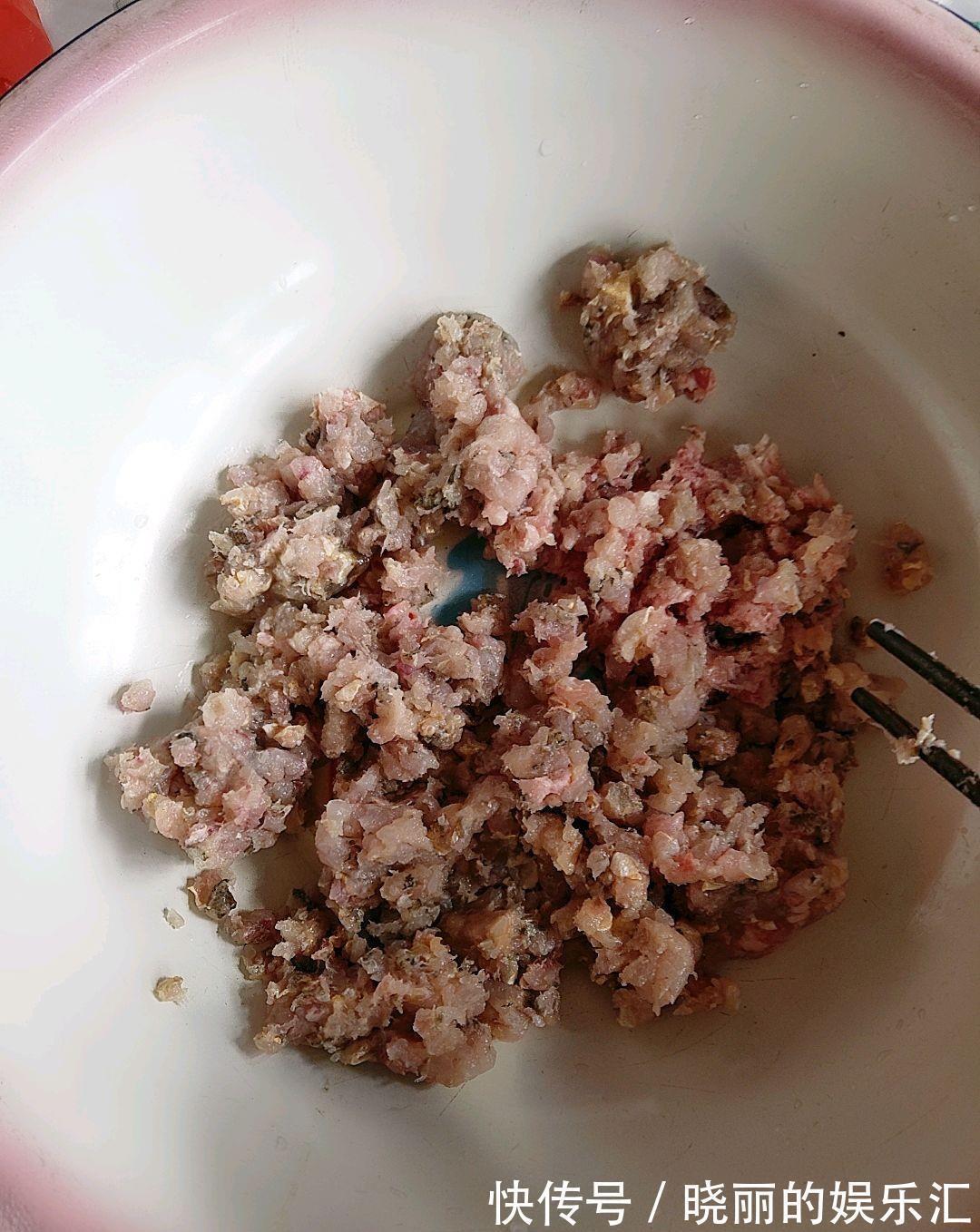 入秋“第一鲜”,用来包饺子,又鲜又嫩,家人吃不够