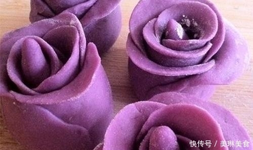 紫薯玫瑰包的家常做法,简单好做,家里老人小孩都爱吃