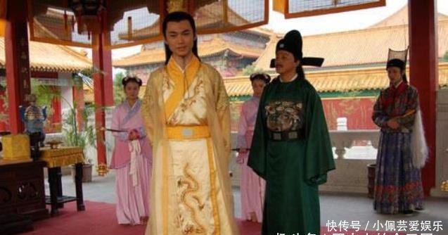 建文帝朱允炆|朱允炆为何没有效仿刘彻采取“推恩令”,而是选择“削蕃”?