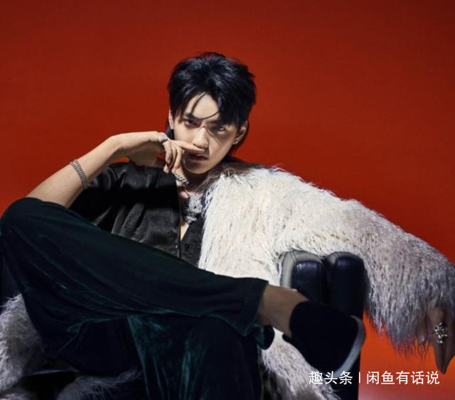 比尔盖茨 男人别总穿皮鞋,闷脚!现在大佬都爱穿“千层底”,舒服还有范