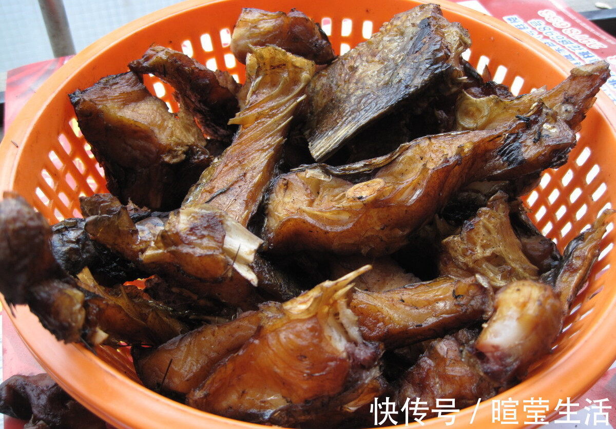 我和爸爸|腌腊鱼，别只知道加盐，这2味也不能少，咸香入味，放一年不坏