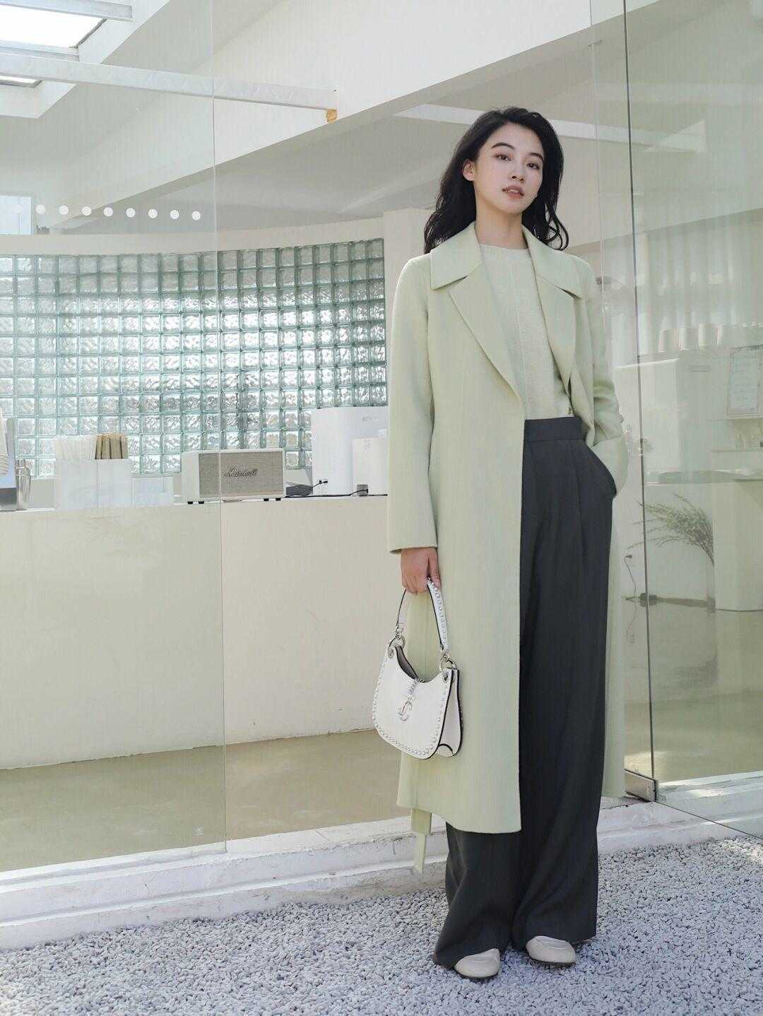 乐福鞋|喜欢拖地西装裤的小仙女们集合了!与这几双鞋子搭配,超级显脚小