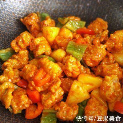 翻盘|上桌前不被看好的菠萝咕咾肉,吃完却逆风翻盘