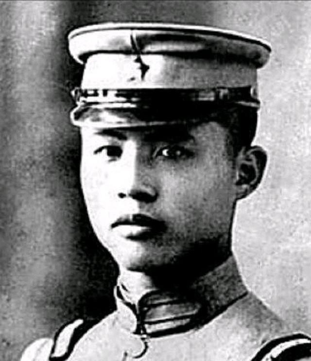 军区|特殊一例！此军区司令员后来授上将，而副司令却是大将！