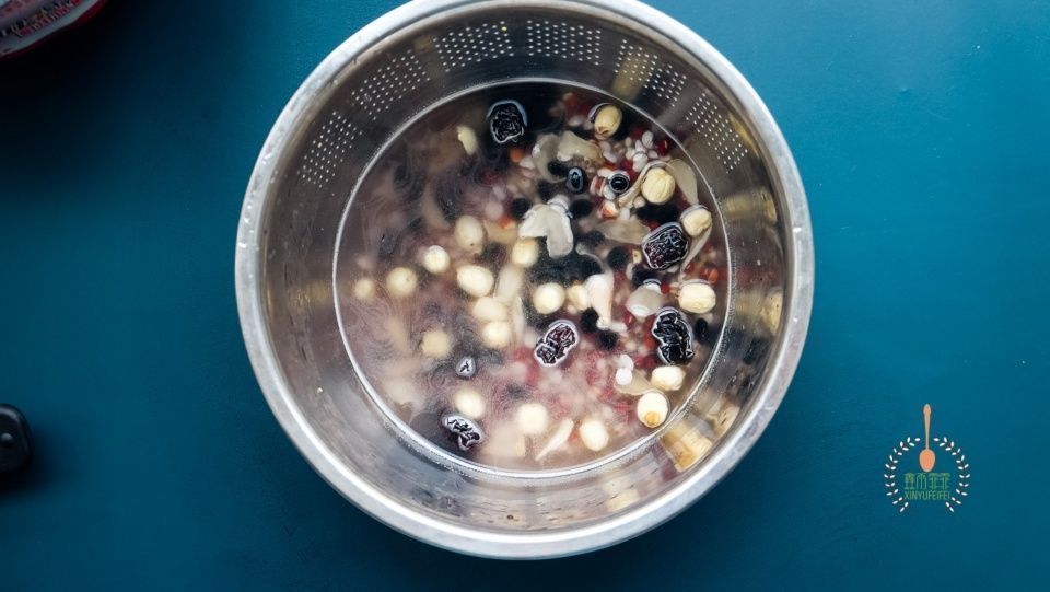 本草备要|在家自制黑发粥, 白发不染了,指甲上的月牙出来了,谁喝谁健康