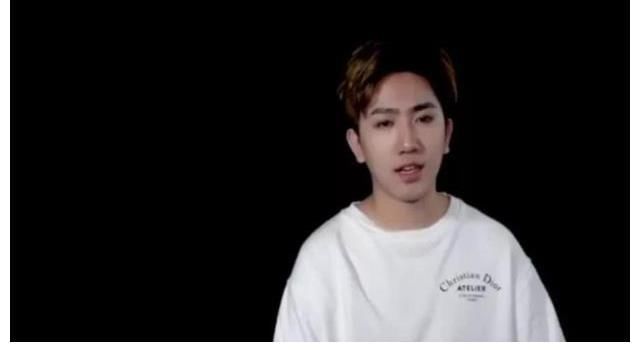 張迪曝《變形記》內(nèi)幕,為了節(jié)目效果,被導(dǎo)演毆打,恐嚇!