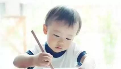 宝宝|八个月会走路是天才?孩子不能过早学习的几件事家长要知道!