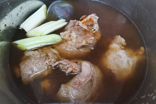  天冷了，吃牛羊肉不如吃它，贵也要舍得买，营养极高，滋补又解馋