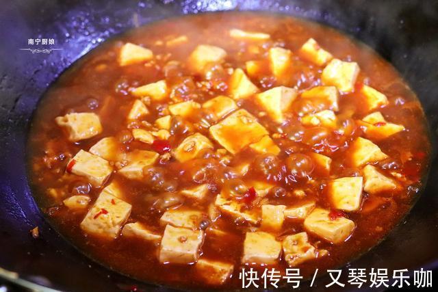 豆瓣酱|豆腐最馋人的做法，我家一周要吃5次才过瘾，每次做一锅饭不够吃