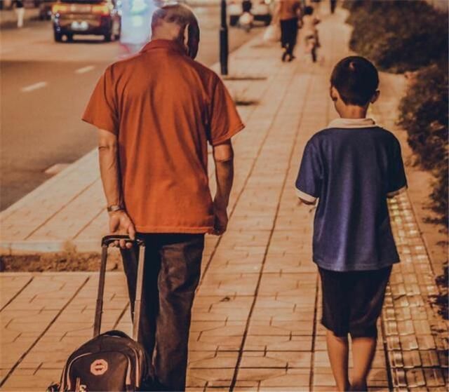 老人|“隔代亲”能偏心到什么程度?网友:我家2岁闺女资产比我还多