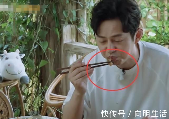 饭量|趁着蘑菇屋没来客人,四人盛一大碗米饭也不怕剩饭,何炅饭量引热议