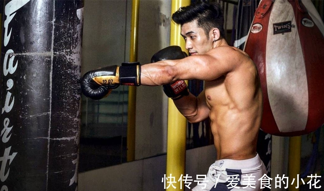 健身房|性感男神:肌肉型男强势来袭,精心雕琢的人鱼线尤其迷人!