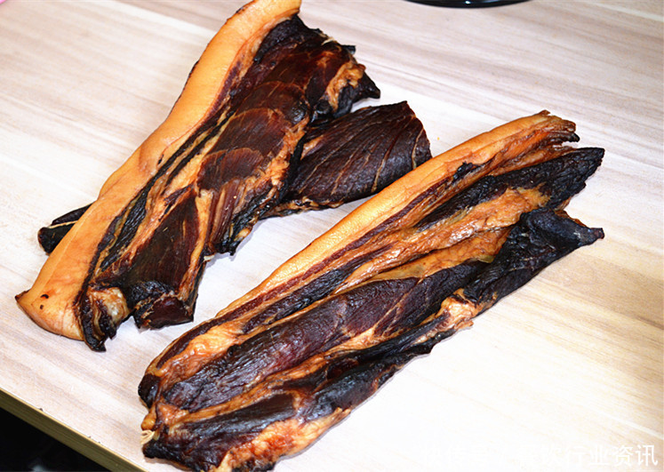 好吃|过年不准备点腊肉可不行,家庭版腊肉,色泽红润非常好吃!