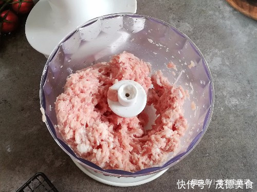 我家过年的必备菜,寓意蒸蒸日上,营养又鲜美,一上桌就抢光了