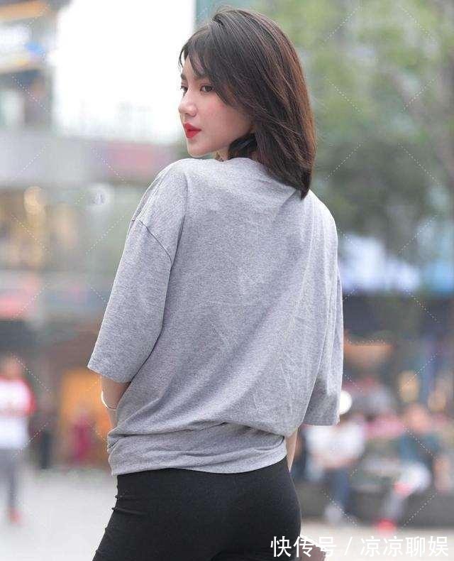 时尚|美女一袭时尚的打底裤,简单却很个性,简单有型