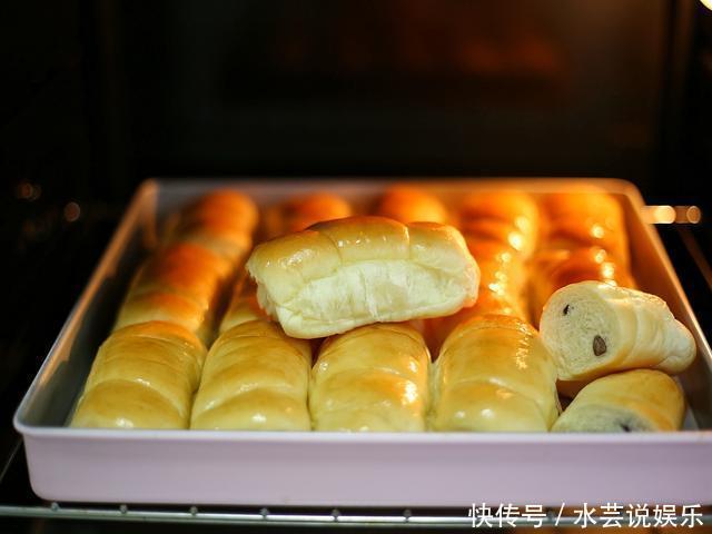 高筋面粉|学会用这种方法做面包,拉丝效果极佳,绵软又香醇,不信你也试试