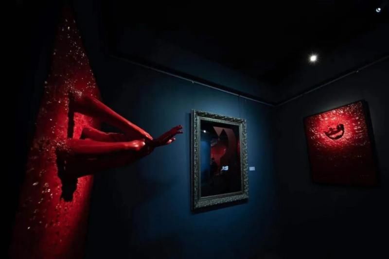 北京当代艺博会$《一间属于自己的房间》——北京当代艺博会“门神”