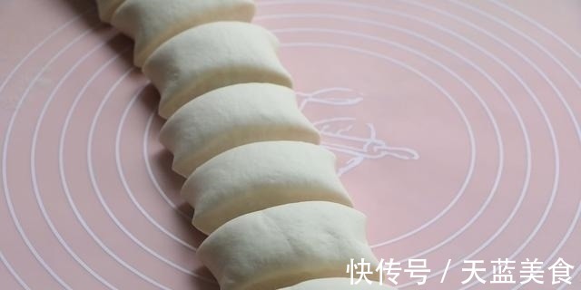 面粉别做包子，教你懒人吃法，做一次30天不用早起，天天吃都不腻