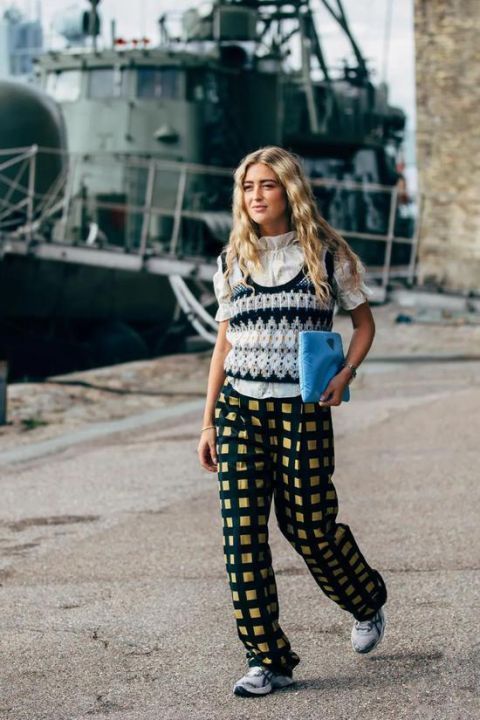 时髦|运动鞋才是冬日穿搭的标配,时髦精们都这在穿