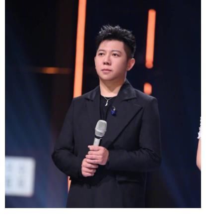 哥哥们初舞台排名公布,言承旭张云龙一秒互选,李承铉小尾巴出现