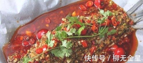 鲫鱼|十几年烧烤店老师傅的锡纸烤鱼教程,看完你就会!