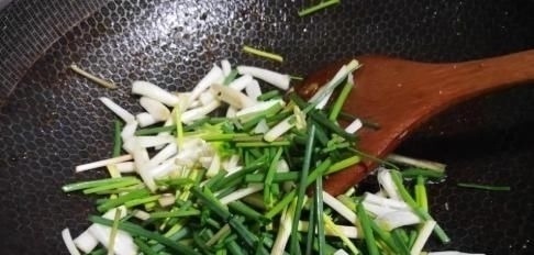 湿气最怕这菜,每天炒一盘,湿气消失了,软化血管,体重变2位数