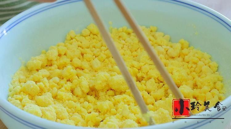 玉米面最好吃的做法,一层比一层香,连吃3天都没吃够,营养解馋