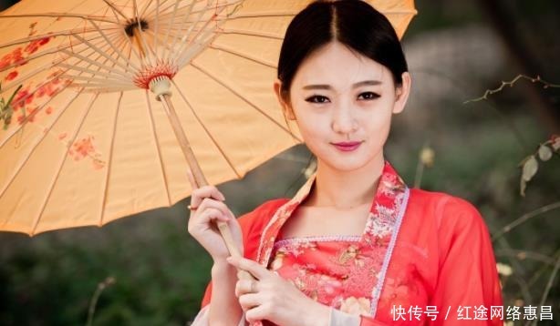 老祖宗为啥说:男怕三点头,女怕阔步走?说出来,还真有道理