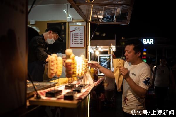 夜市|逛吃大全：新一期的“外滩枫径”，满足对夜市的所有想象……