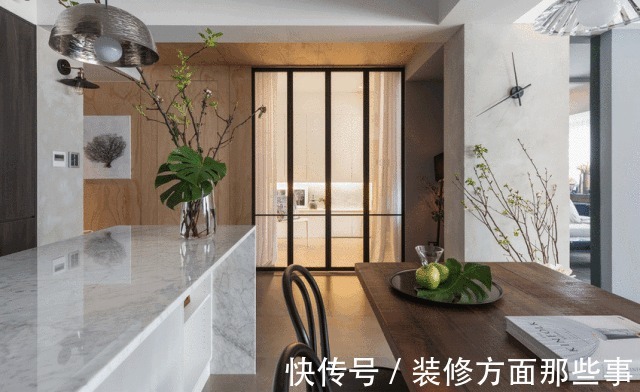 爱花|93㎡现代简约,阳台的清新,透过玻璃充满了全屋!