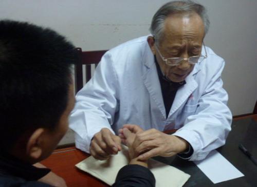 痰湿|“脂肪肝”导致肝癌的救命信号,中医妙方“消脂九味汤”一招搞定