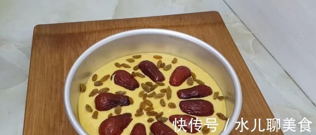 玉米面又出新吃法，教你简单一做，做法比面包简单，比蛋糕都好吃